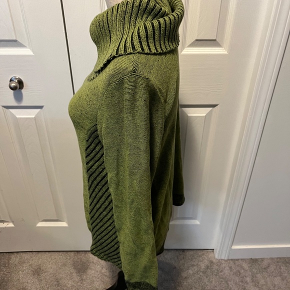 Laura size XL pullover - Picture 4 of 12